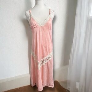 Elegant VTG Peachy Pink Lace Trim Slip Dress coquette fairy cottagecore luxury L